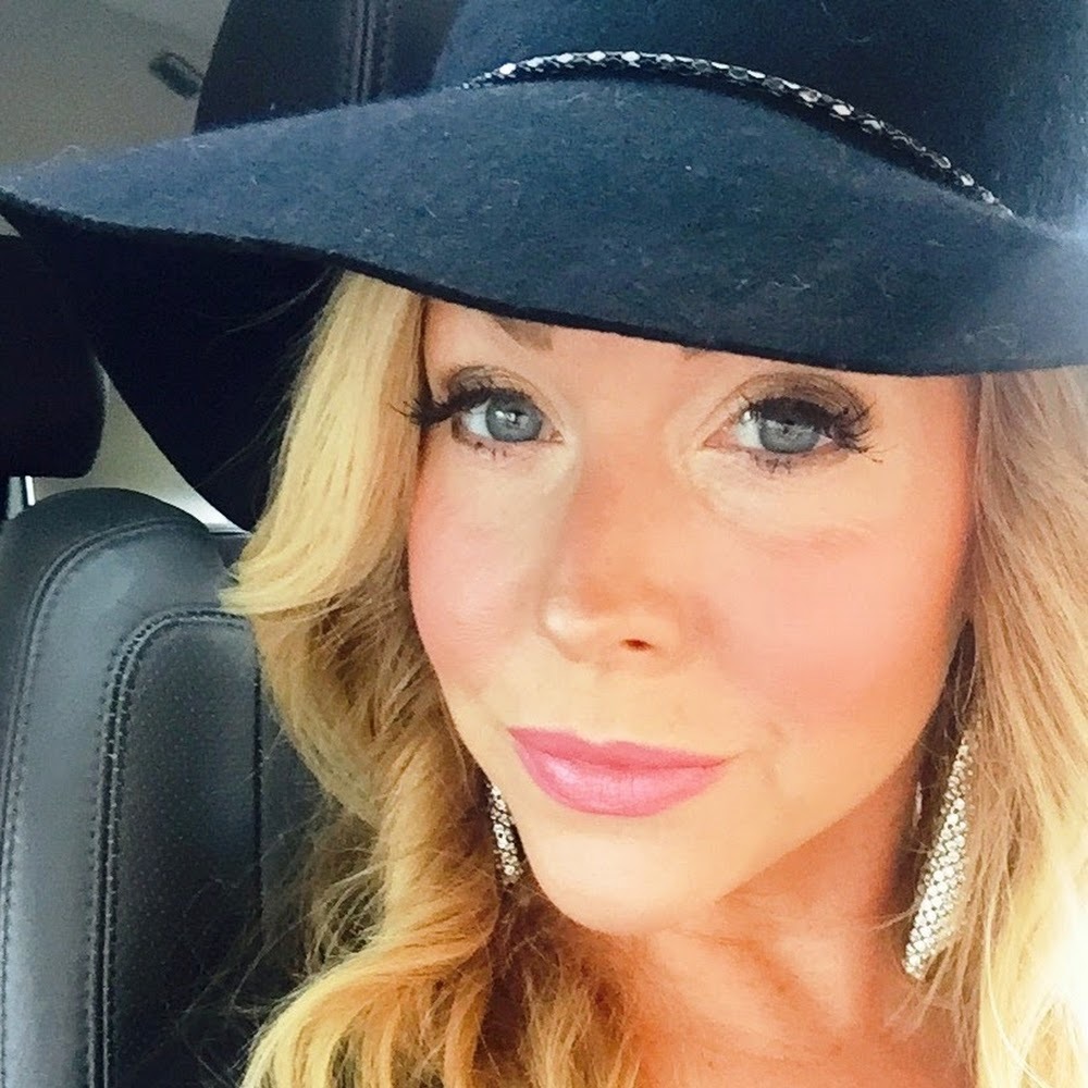 Meet your Posher, Dara